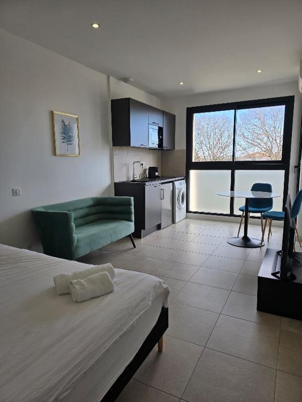 Studio Balcon, Centre Ville, Parc Expo, Arena بيرول المظهر الخارجي الصورة